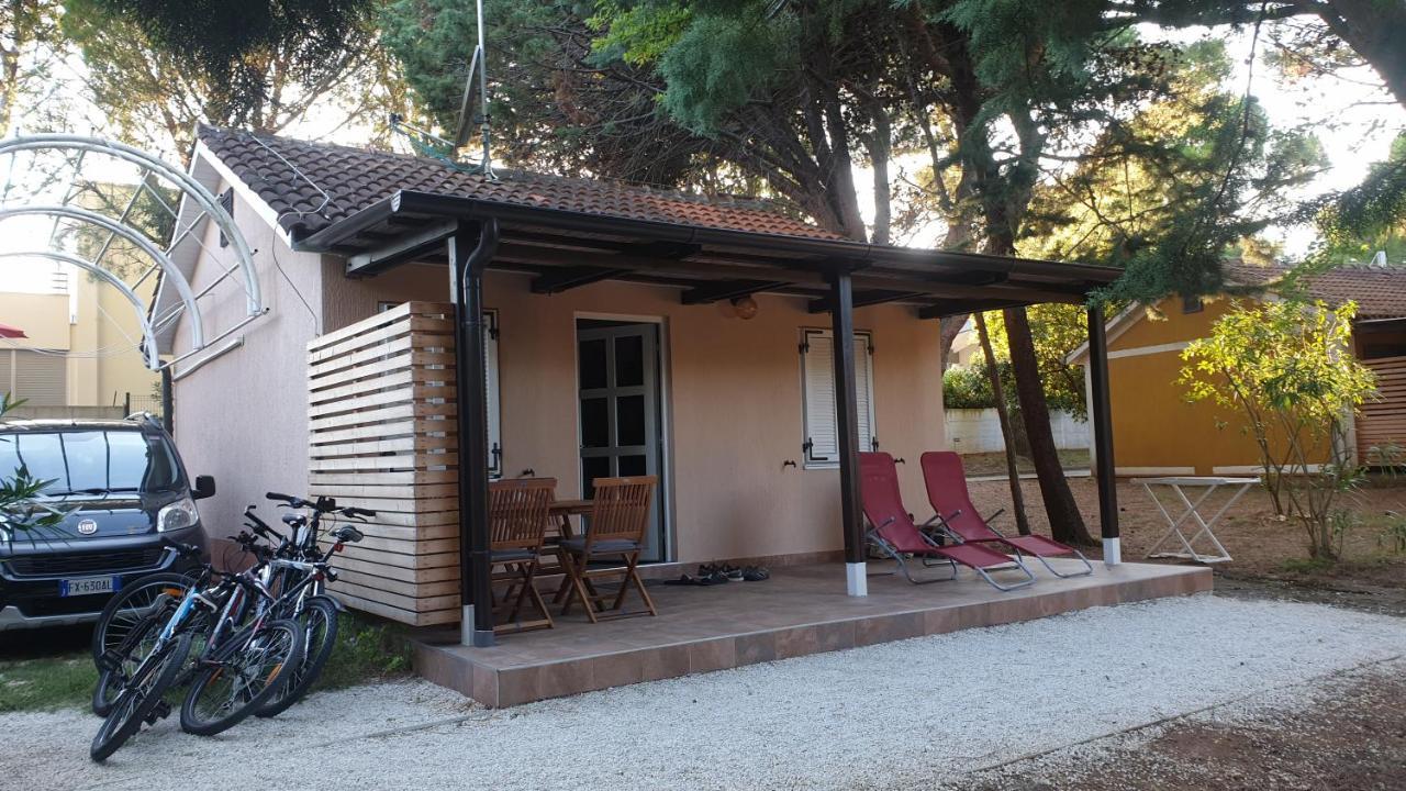 Bungalow Comfort 100 M From The Beach Премантура Экстерьер фото